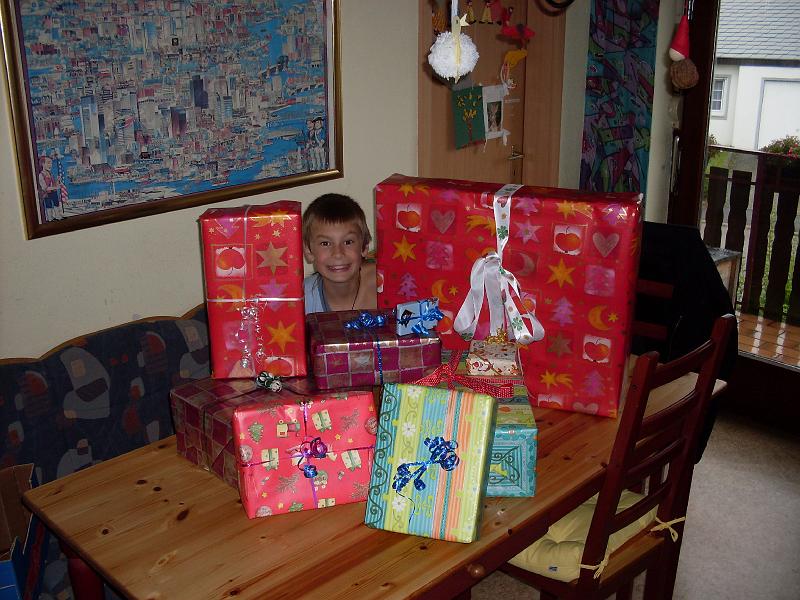 Brians 12. Geburtstag 002.jpg - What can be in there???????????